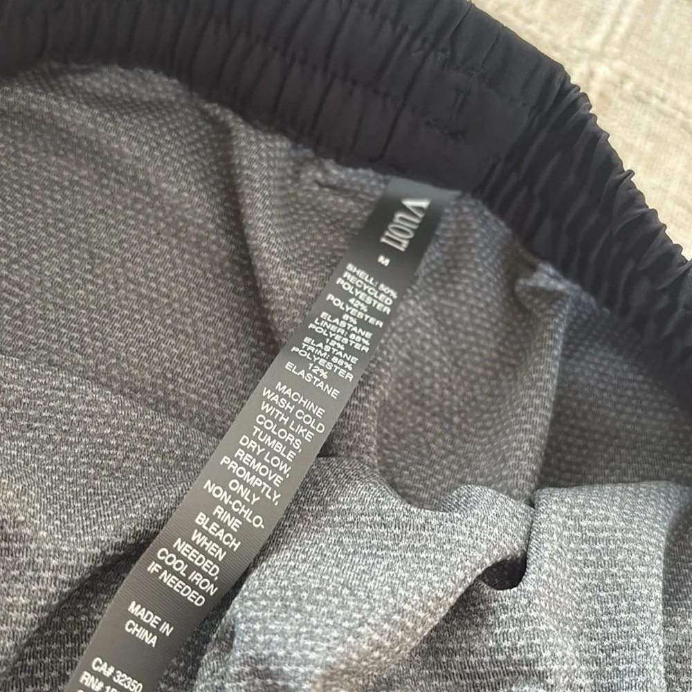 Vuori Black Women's Athletic Shorts Clementine 4” short 2.0 Size XS & M - Picture 10 of 12